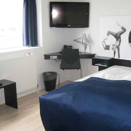 Dgi-huset Hotell 3*